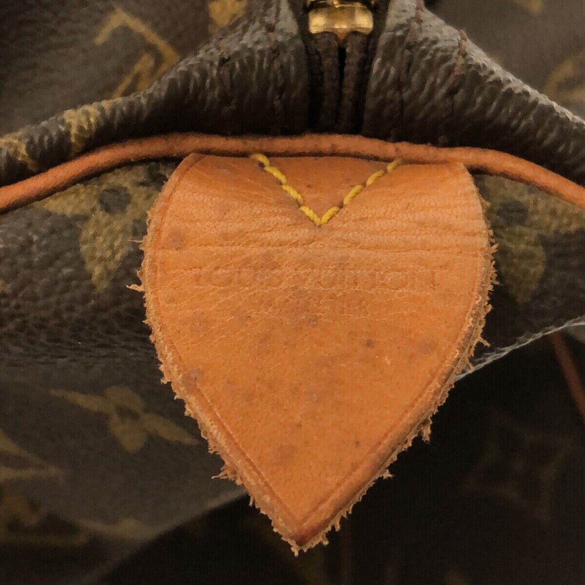 Louis Vuitton Speedy 40 Handbag