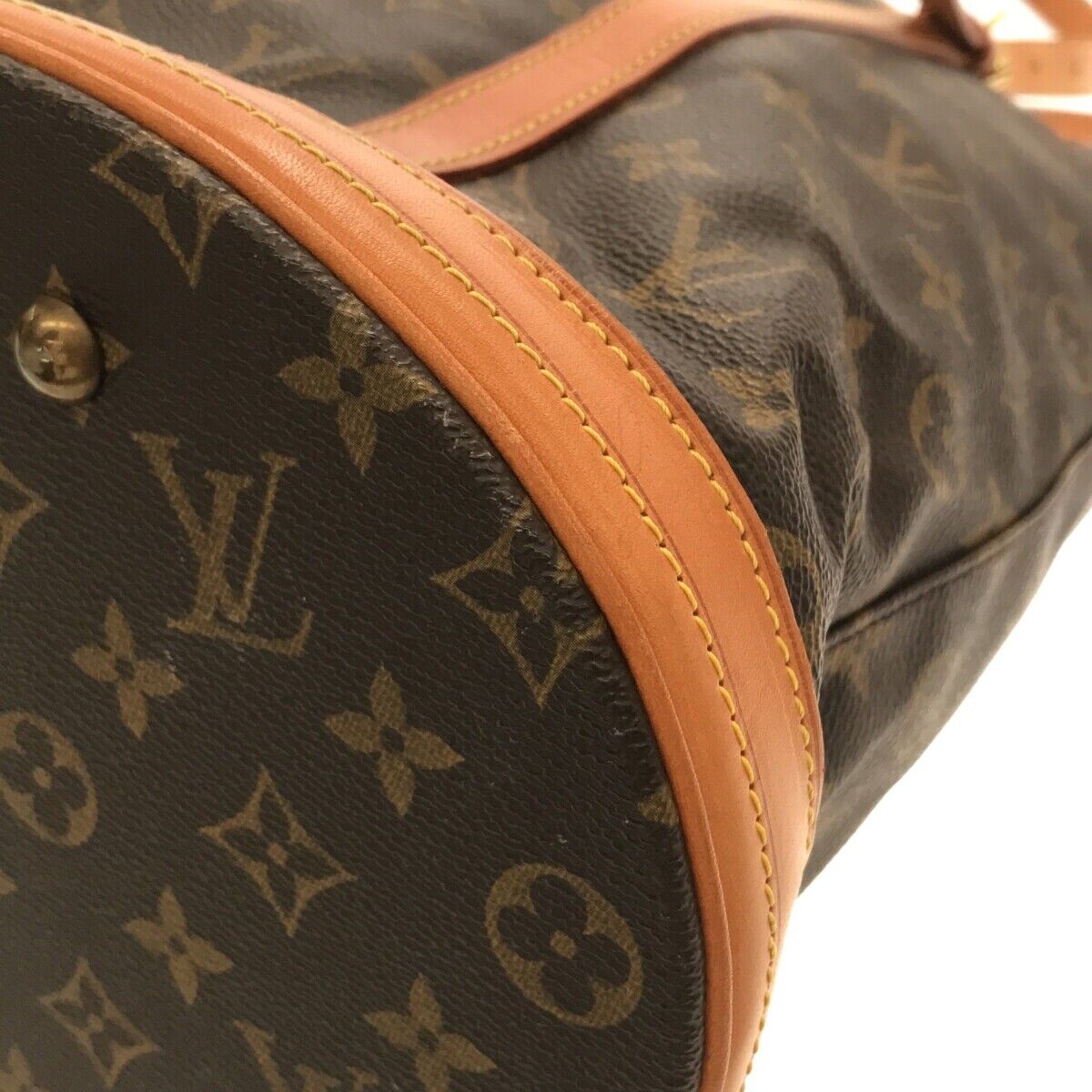Louis Vuitton Bucket GM Shoulder Bag