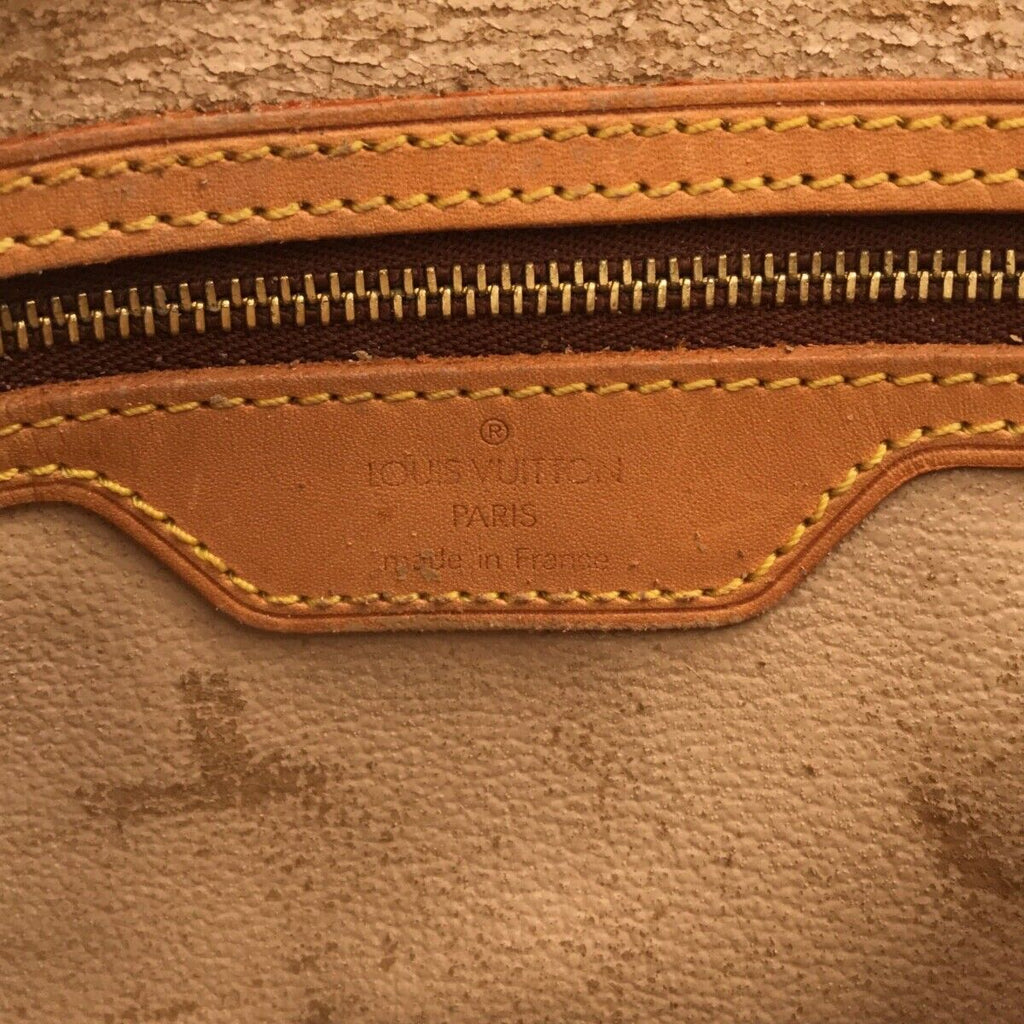 Louis Vuitton Bucket GM Shoulder Bag