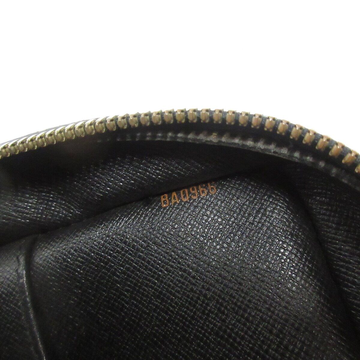 Louis Vuitton Porte Documents Voyage M54472